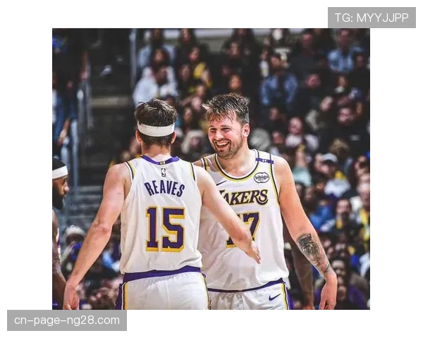 里夫斯坦言队友支持是成功关键，本场比赛发挥引关注